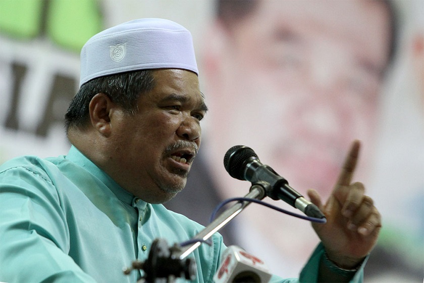 PAS Deputy President Mohamad Sabu delivers his speech at the partyu00e2u20acu2122s annual meeting at Dewan Choon Moi in Kota Tinggi, September 16, 2014. u00e2u20acu201d Picture by Yusof Mat Isa