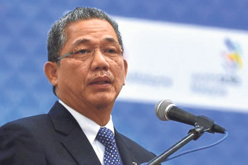 Fadillah said the ministry welcomed the ban proposed by the Malaysian Highway Authorities. u00e2u20acu201d Picture by Nazerul Ramli