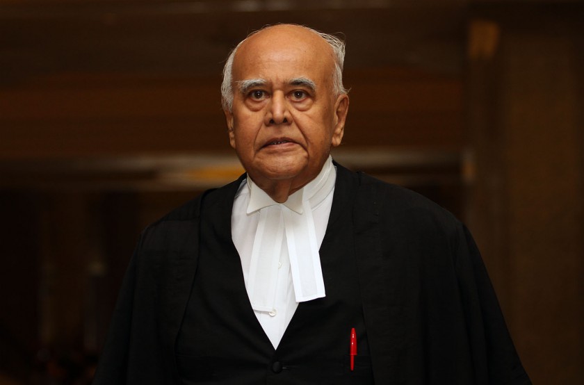 Counsel Datuk Seri Gopal Sri Ram leaves the Federal Court after the lead prosecutor Tan Sri Shafee Abdullah asked for an adjournment until the next day,  at the Palace of Justice, Putrajaya, October 30, 2014. u00e2u20acu201d Picture by Yusof Mat Isa
