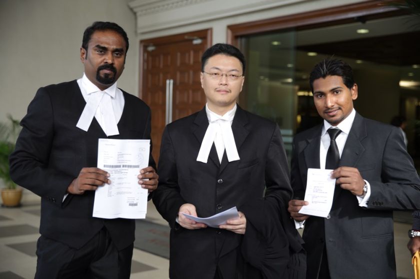  (From left:) Datuk Dr. Arunan Selvaraj, Gary Edward Chong and Vinod Ramasamy are representing the children of Jee Jing Hang, who was a passenger on board MH370, to sue MAS and Putrajaya. u00e2u20acu2022 Picture by Choo Choy May
