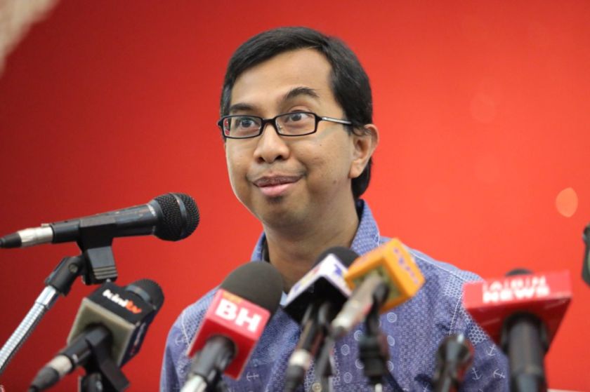 Syed Azmi menerima ugutan bunuh berikutan acara I Want to  Touch a Dog. — Foto oleh Choo Choy May