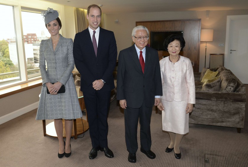 Britainu00e2u20acu2122s Catherine, Duchess of Cambridge (from left) poses for a photograph with Prince William, the President of Singapore Tony Tan and his wife Mary Chee, at the Royal Garden Hotel in London October 21, 2014. u00e2u20acu201d Reuters pic