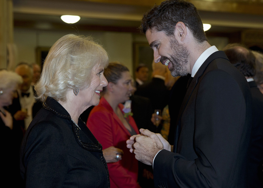 Camilla, Duchess of Cornwall, speaks author Joshua Ferris who wrote ,To Rise Again at a Decent Hour, at Guildhall in London, October 14, 2014. u00e2u20acu201d Reuters pic