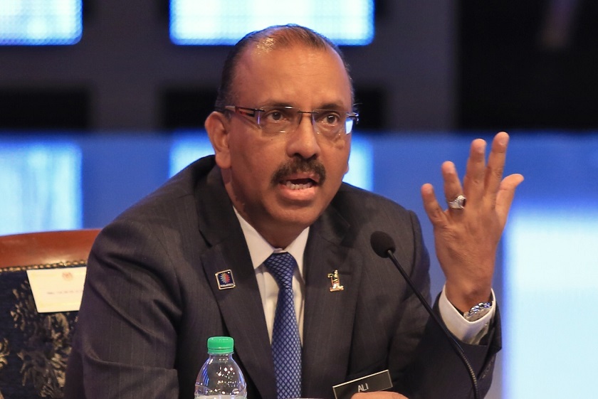 Moderator for u00e2u20acu02dcSession With Media: The Auditor-General's Report 2013 Series 3u00e2u20acu2122, Chief Secretary to the Government Tan Sri Dr Ali Hamsa, at Auditorium Perdana, Angkasapuri, November 12, 2014. u00e2u20acu201d Picture by Saw Siow Feng