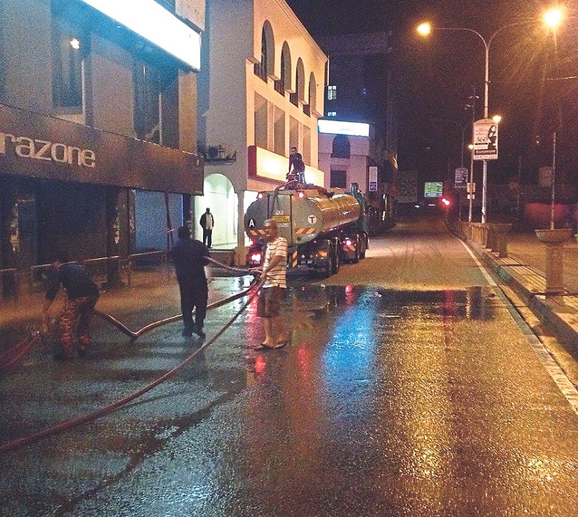 Bandar Kajang, Taman Jasmin and Saujana Impian were submerged in 50cm of rain water on Wednesday. u00e2u20acu201d Picture by Malay Mail