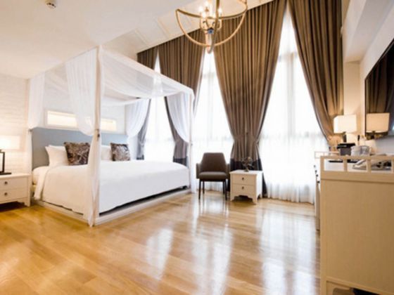 How sweet is this Explorer Suite at Adonis Hotel?