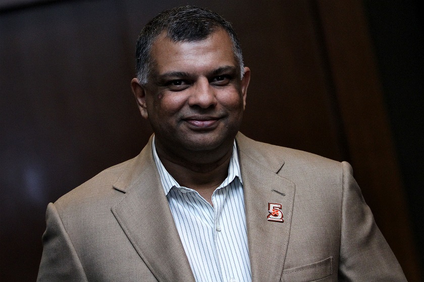  AirAsia group chief executive officer Tan Sri Tony Fernandes speaks to reporters during a press conference at the KL Hilton in Kuala Lumpur, November 20, 2014. u00e2u20acu201d Picture by Yusof Mat Isa  