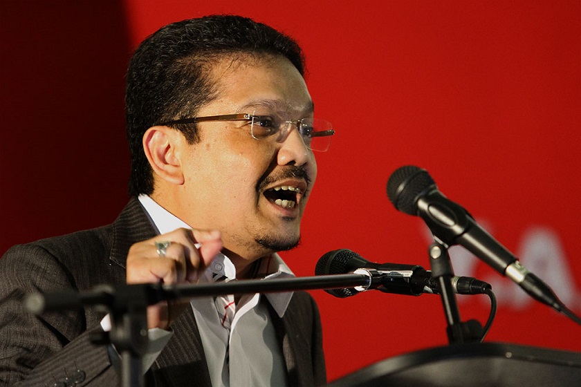 PPMM President, Datuk Zainul Rijal Abu Bakar speaks at the National Unity Convention at Pusat Islam Malaysia in Kuala Lumpur, November 20, 2014. u00e2u20acu201d Picture by Yusof Mat Isa