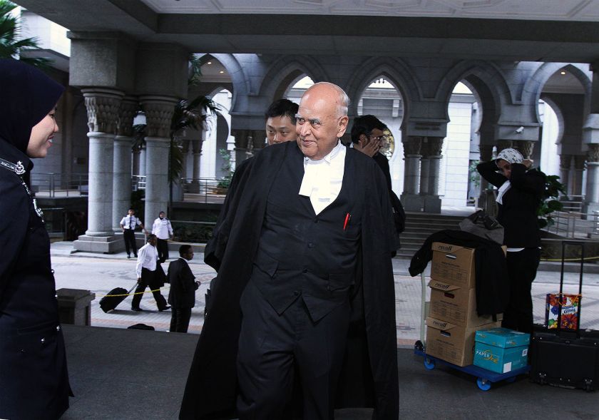 Lawyer, Gopal Sri Ram arrives at the Palace of Justice in Putrajaya, November 3, 2014. u00e2u20acu2022 Picture by Yusof Mat Isa