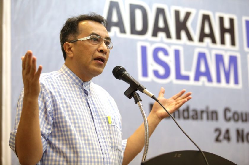 Datuk Husam Musa speaks at a DAP forum titled u00e2u20acu02dcAdakah Melayu dan Islam diancam?u00e2u20acu2122 at the Mandarin Court Hotel Kuala Lumpur, November 24, 2014. u00e2u20acu201d Picture by Choo Choy May