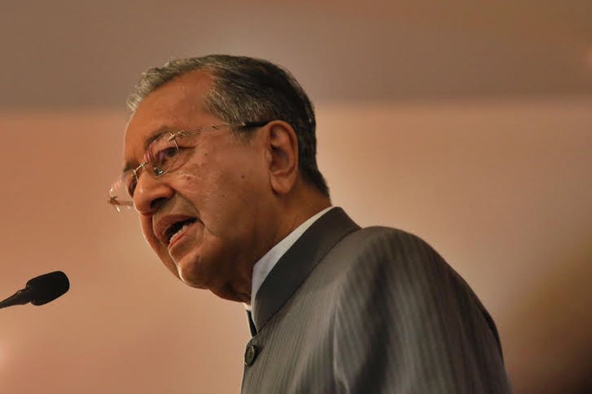 Tun Dr Mahathir Mohamad speaks at the Kuala Lumpur International Summit 2014 at the Seri Pacific Hotel, November 11, 2014. u00e2u20acu201d Picture by Saw Siow Feng