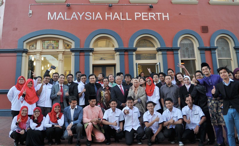 Deputy Prime Minister Tan Sri Muhyiddin Yassin and wife Puan Sri Noorainee Abdul Rahman attended the opening ceremony of Malaysia Hall Perth operated by Education Malaysia Australia, in Perth, November 13, 2014. u00e2u20acu201d Bernama pic