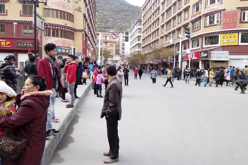 Residents stand on a street as they stay away from buildings after an earthquake hit Kangding county, Sichuan province November 22, 2014. u00e2u20acu201du00c2u00a0Reuters pic
