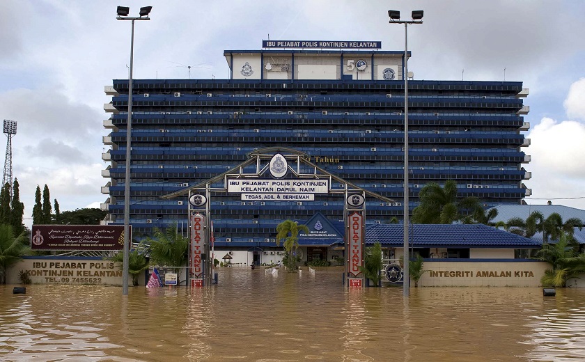 The Kelantan police headquarters were also affected by the floods but their operations were not halted. u00e2u20acu201d Picture by Bernama