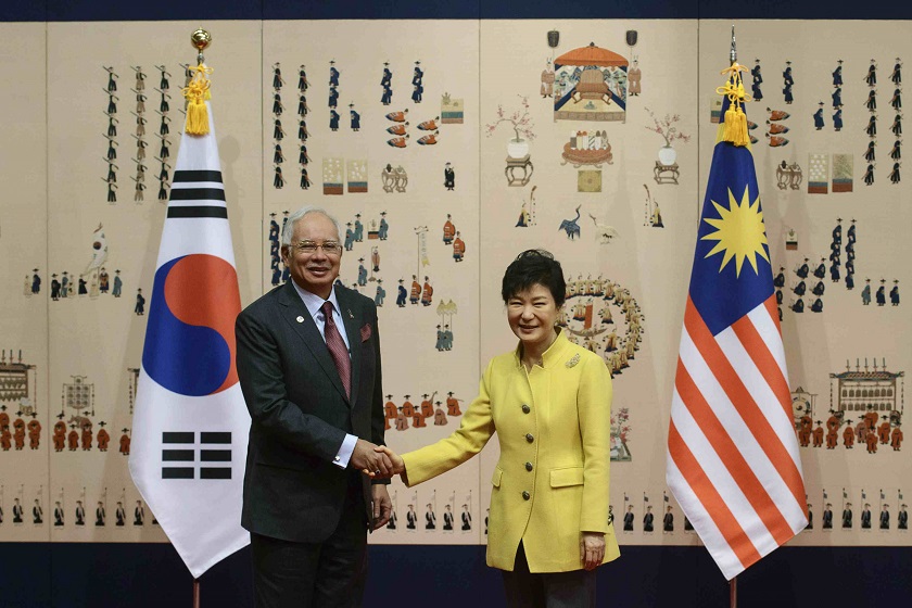 Prime Minister Datuk Seri Najib Razak (left) shakes hands with South Korean President Park Gyeun-Hye upon his arrival at the presidential Blue House in Seoul, December 10, 2014. u00e2u20acu201d Reuters pic