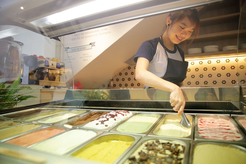 Sample ice-cream flavours to pick your favourite. u00e2u20acu201d Picture by Choo Choy May