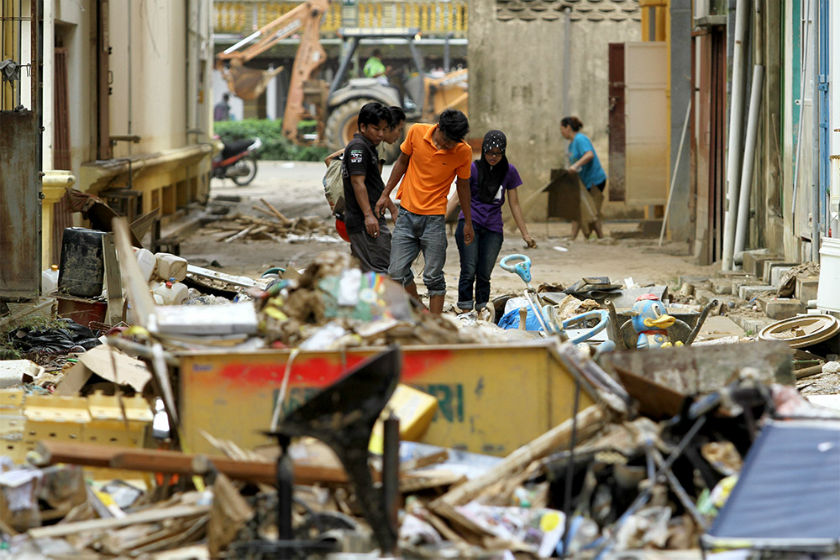 The roads around Kelantanu00e2u20acu2122s state capital Kota Baru are overflowing with mud and debris left by the floods, December 30, 20114. u00e2u20acu201d Picture by Yusof Mat Isa