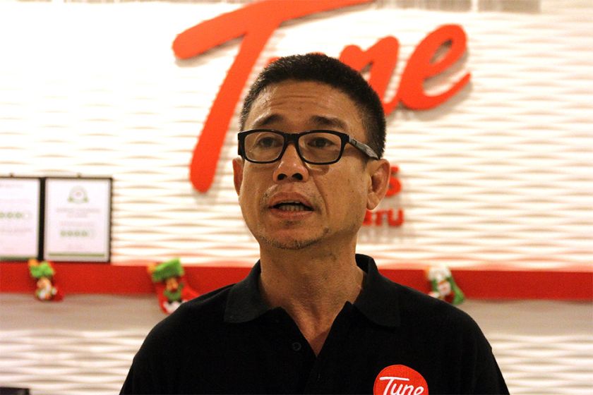 Tune Hotelu00e2u20acu2122s Chang Farn Yong (pic) said all 120 rooms have been completely booked with occupants renting on a day-to-day basis since Christmas and are willing to continue renting until the flood subsides. u00e2u20acu2022 Picture by Yusof Mat Isa