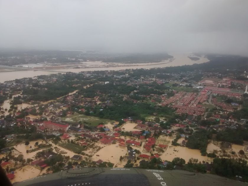 An aerial view of flood-stricken Kota Baru as seen from aboard a Nuri helicpoter, December 29, 2014. u00e2u20acu201d Picture by Syed Jaymal Zahiid 