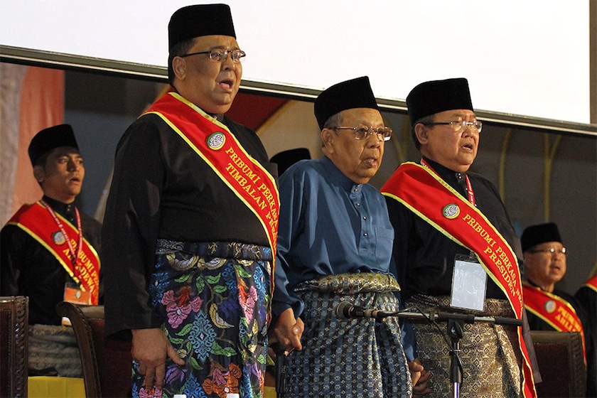 Former Chief Justice of Malaysia Tun Abdul Hamid Mohamad (Centre), Perkasa president Datuk Ibrahim Ali (right) and Perkasa deputy president Datuk Abdul Rahman Abu Bakar at Perkasa AGM in Kuala Lumpur, December 14, 2014. u00e2u20acu201du00c2u00a0Picture by Yusof Mat Isa