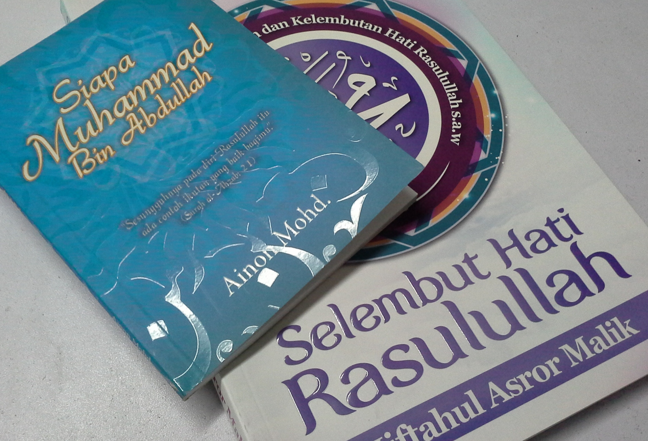 Antara buku yang menjadi rujukan untuk lebih mengenali Nabi Muhammad.