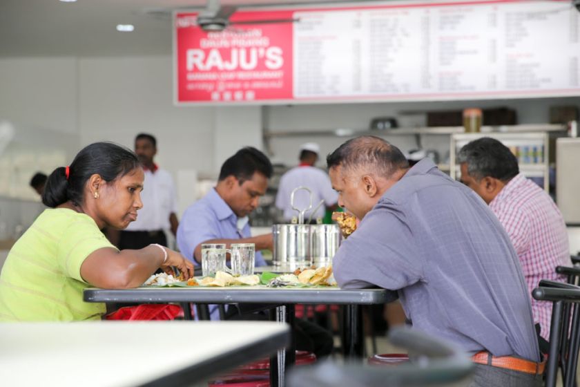From 11am onwards, you can enjoy banana leaf rice for lunch. 