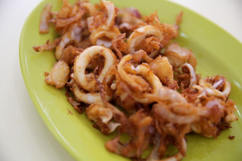 You can order all kinds of fried items, like crispy fried sotong with onions. 