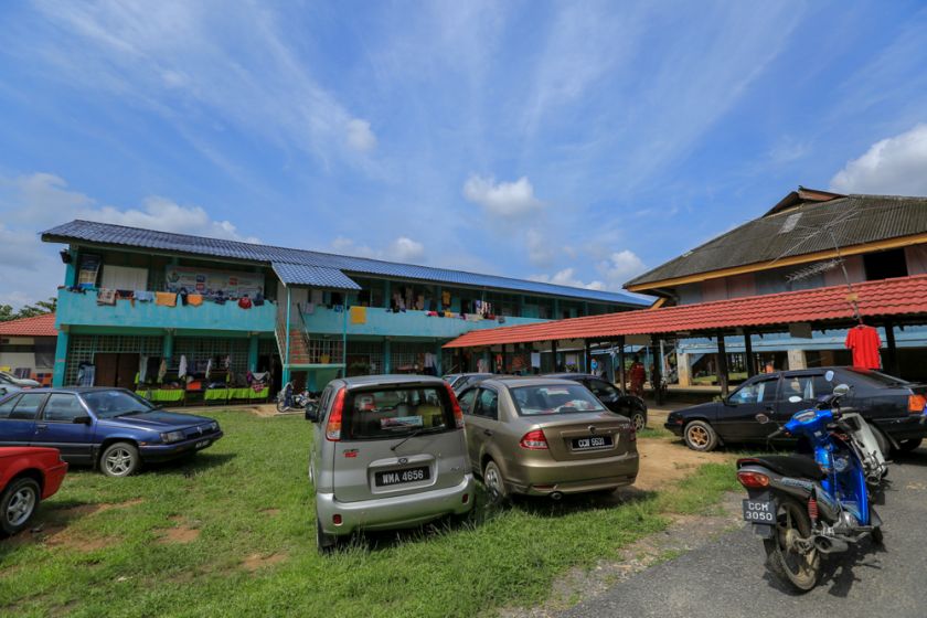 The flood evacuation centre at Sekolah Kebangsaan Kampung Tengah in Temerloh, Pahang, January 2, 2015. — Picture by Siow Feng Saw