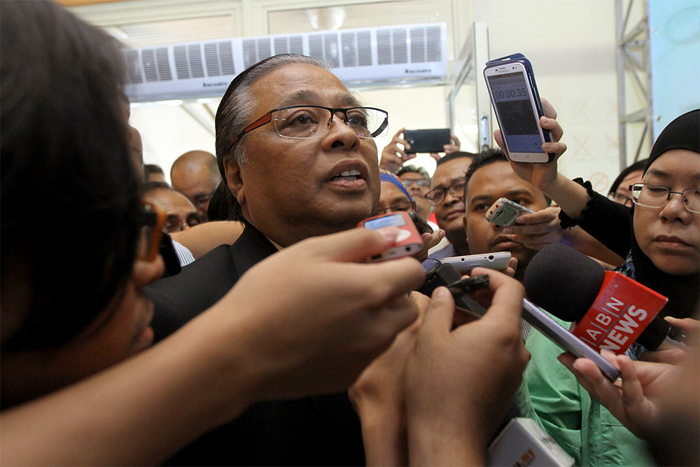 Agriculture and Agro-based Industry Minister Datuk Ismail Sabri Yaakob speaks to reporters at the Kelab Tasik Putrajaya at Putrajaya, on February 4, 2015. u00e2u20acu201d Picture by Yusof Mat Isa