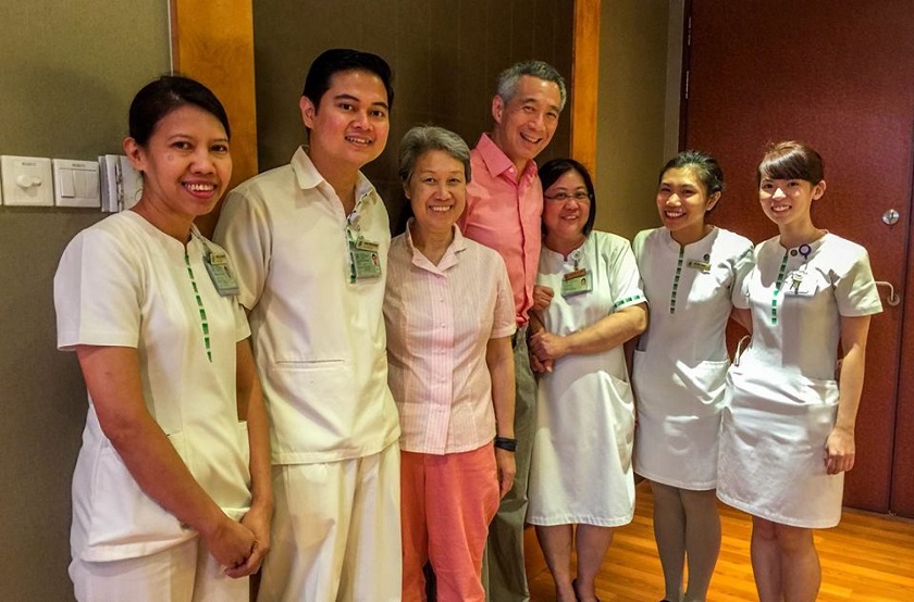 Prime Minister Lee Hsien Loong seen with his wife and staff from the Singapore General Hospital. u00e2u20acu201dPhoto courtesy Facebook/ Lee Hsien Loong