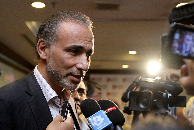 Dr Tariq Ramadan speaks to the media at the Flamingo Hotel in Ampang, February 1, 2015. u00e2u20acu201d Picture by Yusof Mat Isa 
