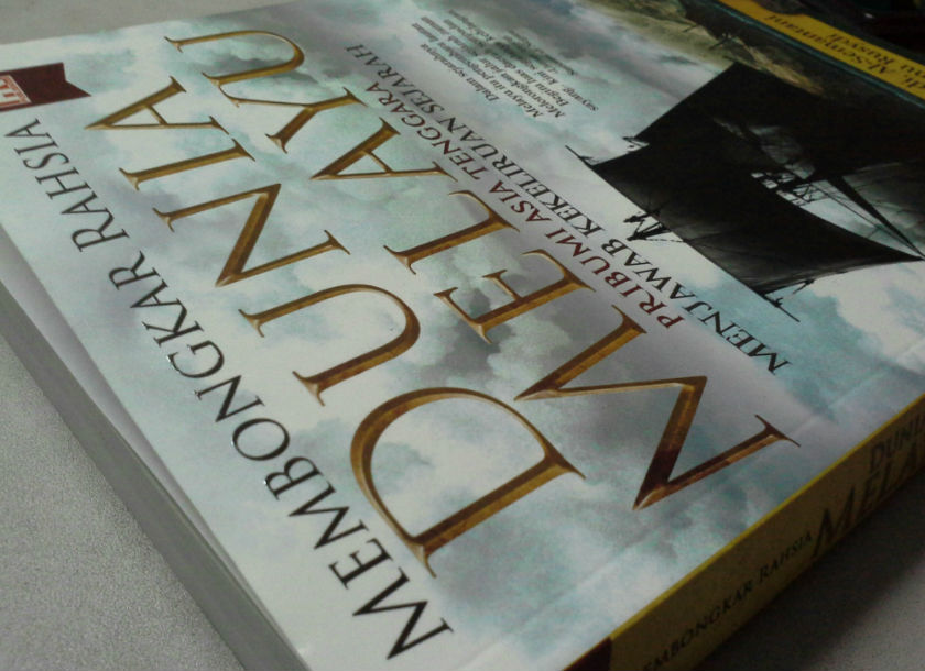 Buku ini wajar dibaca dengan minda terbuka untuk mampu   mencerna isinya.