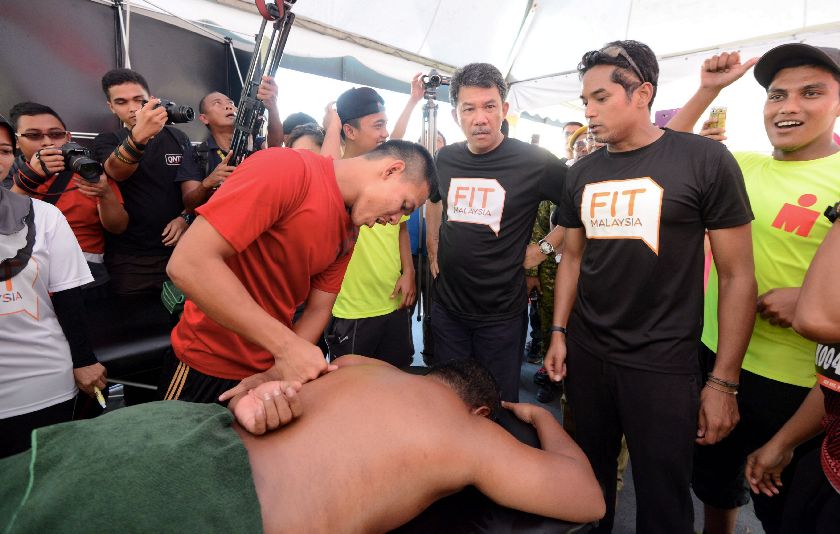 Negri Sembilan Mentri Besar Datuk Seri Mohamad Hasan and Minister of Youth and Sports Khairy Jamaluddin Abu Bakar at Fit Malaysia Negri Sembilan 2015 Seremban Municipal field February 1, 2015. Bernama picn