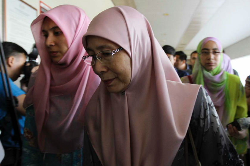 Datuk Seri Dr Wan Azizah Wan Ismail and Nurul Izzah Anwar arrive at the Kuala Lumpur High Court, to attend the trial of Anwaru00e2u20acu2122s defamation suit against Foreign Minister Datuk Seri Anifah Aman, February 17, 2015. u00e2u20acu201d Picture by Yusof Mat Isa