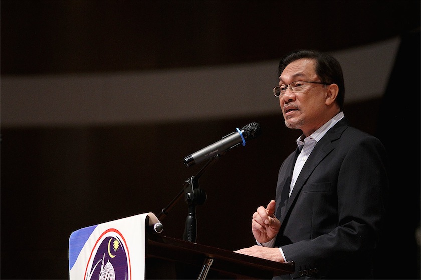 Datuk Seri Anwar Ibrahim delivering his speech during International Conference 'Islam Rahmatan lil 'alamin' at the Flamingo hotel in Ampang, February 1, 2015. u00e2u20acu201d Picture by Yusof Mat Isa 