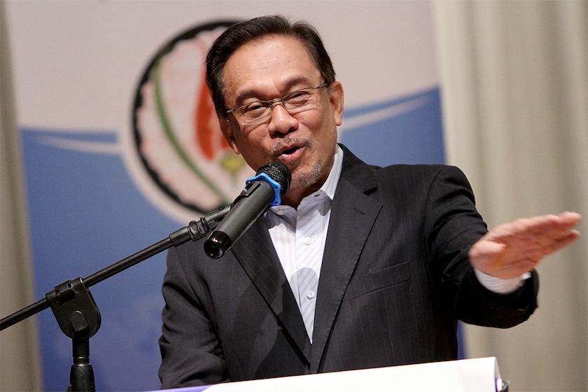 Datuk Seri Anwar Ibrahim delivering his speech during International Conference 'Islam Rahmatan lil 'alamin' at the Flamingo hotel in Ampang, February 1, 2015. u00e2u20acu201d Picture by Yusof Mat Isa 