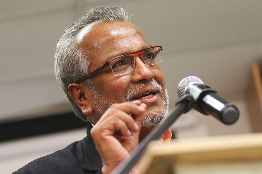 Tan Sri Muhd Shafee Abdullah speaks at dialogue at the Kelana Centre Point in Kelana Jaya, February 17, 2015. u00e2u20acu201d Picture by Yusof Mat Isa  