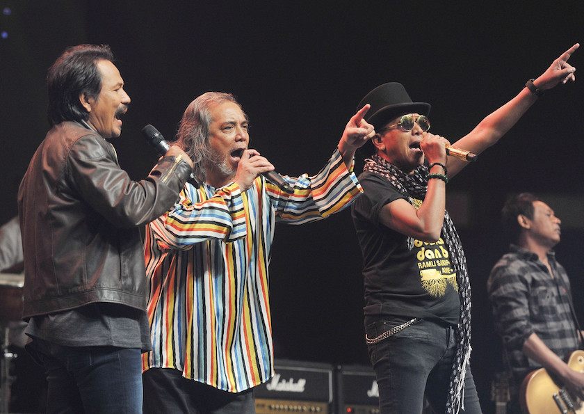 M. Nasir, Ramli Sarip and Hattan perform during the u00e2u20acu02dcDoa Langit dan Bumiu00e2u20acu2122 charity concert in Kuala Lumpur February 22, 2015. u00e2u20acu201d Bernama pic