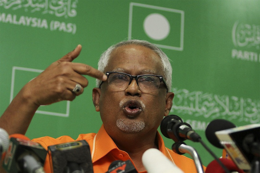 Datuk Mahfuz Omar speaking during press conference at the PAS HQ in Kuala Lumpur, February 23, 2015. u00e2u20acu201d Picture by Yusof Mat Isa 