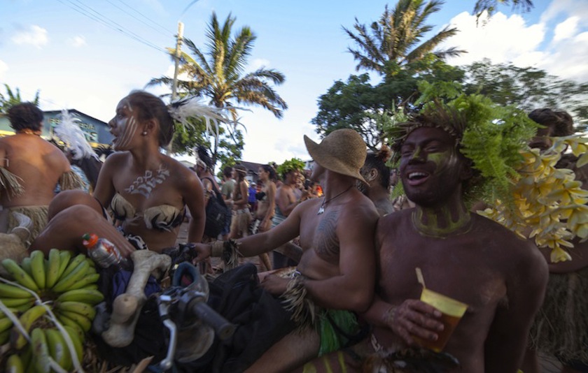 Team members participate in the festivities on February 12, 2015 in Hanga Roa on Chile's Easter Island (Rapa Nui). u00e2u20acu201du00c2u00a0AFP picn