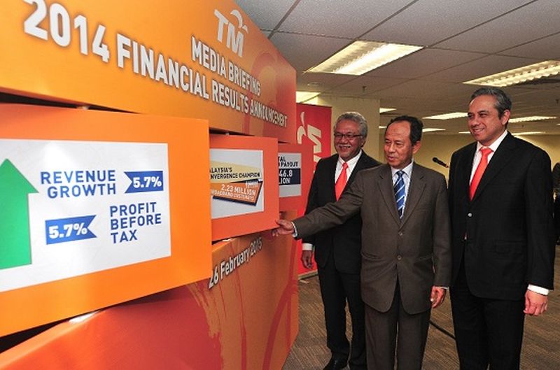 (From left) TM top guns: Group CEO Zamzamzairani Mohd Isa, chairman Sulaiman Mahbob and CFO Bazlan Osman. u00e2u20acu2022 DNA pic