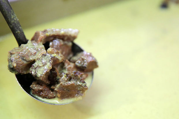 Daging salai masak lemak uses grilled beef.