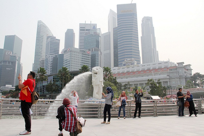 The three-hour PSI readings began climbing after 7am yesterday, reaching 71 at 11am, 74 at noon and 80 at 1pm. It then hit 86 at 2pm and 94 at 3pm.  u00e2u20acu201d TODAY pic