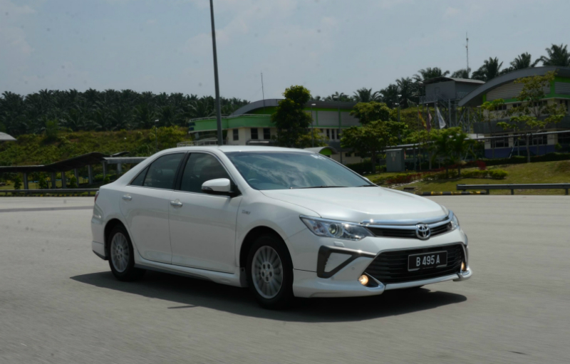The new 2015 Toyota Camry 2.0 litre variant comes with a brand new engine that features direct injection and greater horsepower. u00e2u20acu201d Pix by YS Khong