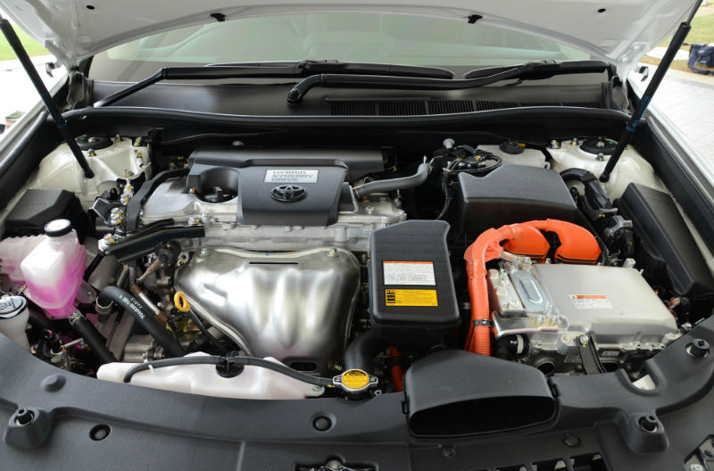 The hybrid engine of the 2015 Toyota Camry 2.5.