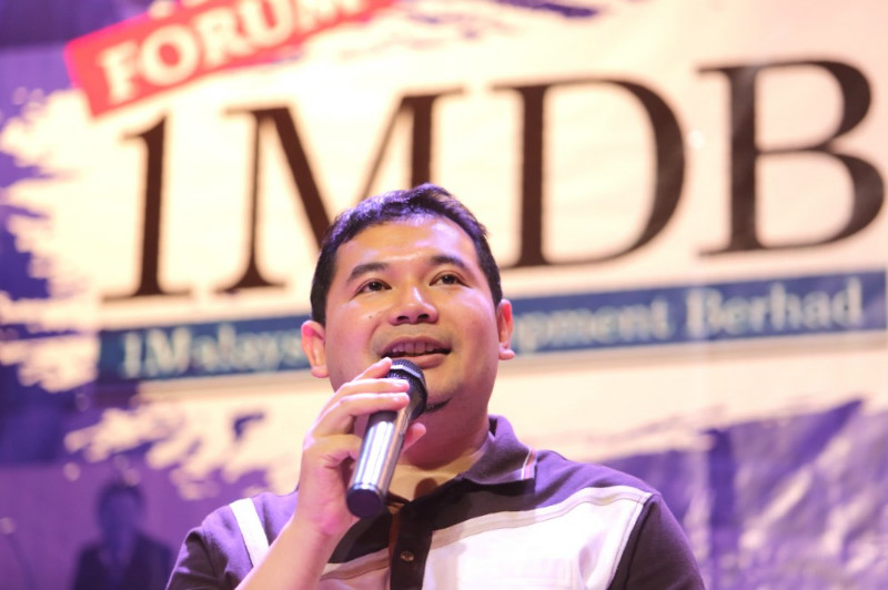 PKR secretary-general Rafizi Ramli speaking at a public forum titled u00e2u20acu02dc1MDB: the ultimate low downu00e2u20acu2122 in Petaling Jaya, March 16, 2015. u00e2u20acu201d Picture by Choo Choy May 