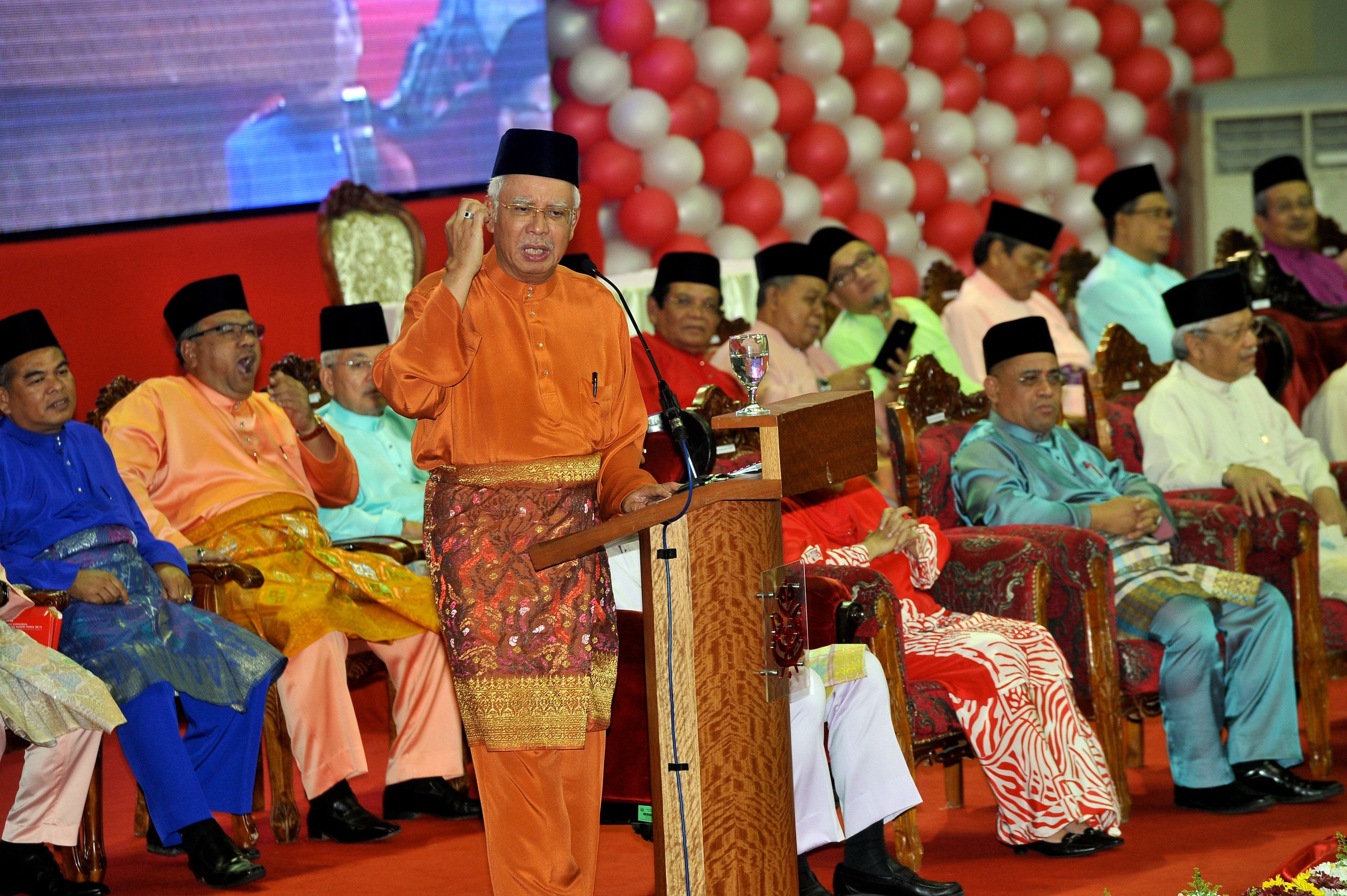 Datuk Sri Najib delivers his speech at the closing of the Perak State Umno Convention at Indera Mulia Stadium in Ipoh, Perak, March 7, 2015. u00e2u20acu201d Bernama pic