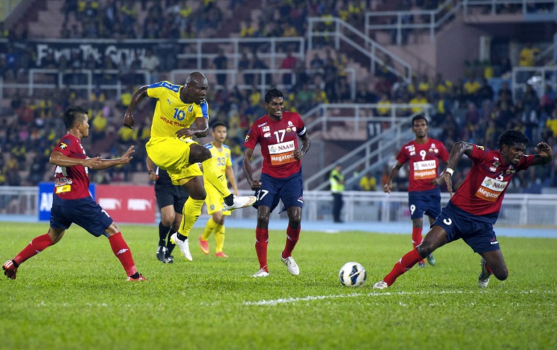 Pahangu00e2u20acu2122s Dickson Nwakaeme in action during a match against FAM League club MISC-MIFA at the Darul Makmur Stadium in Kuantan, March 22, 2015. u00e2u20acu201d Bernama pic