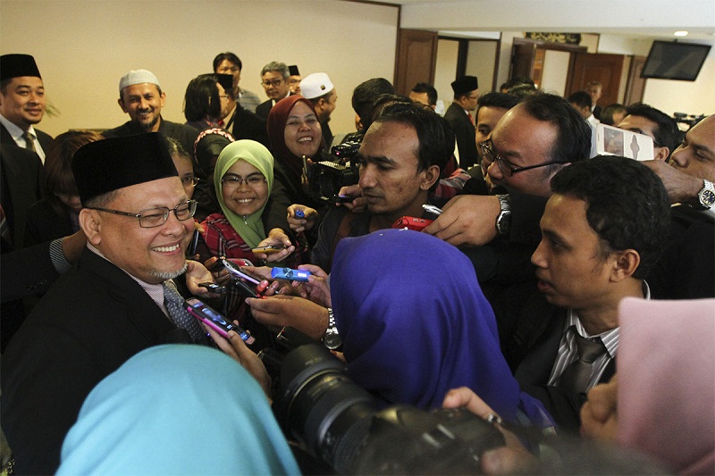 Deputy Chief Minister of Kelantan, Datuk Mohd Amar Nik Abdullah speaks to members of the media at Kompleks Darul Naim in Kota Baru March 18, 2015. u00e2u20acu201d Picture by Yusof Mat Isa