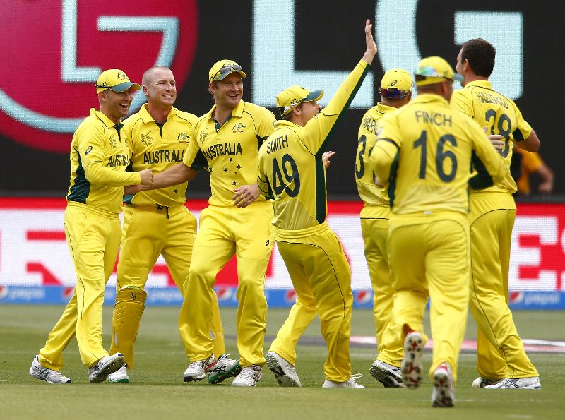 Australian captain Michael Clarke (L) celebrates with teammates after Clarke caught out Pakistanu00e2u20acu2122s Ahmad Shehzad off the bowling of Josh Hazlewood (R) during their Cricket World Cup quarter-final match in Adelaide, March 20, 2015. REUTERS/David Gray